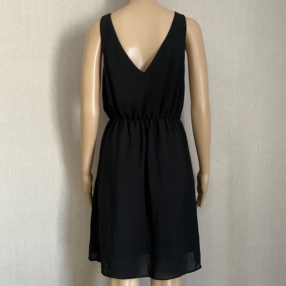 H&M: V-Neck Slip Dress - Picture 13 of 13